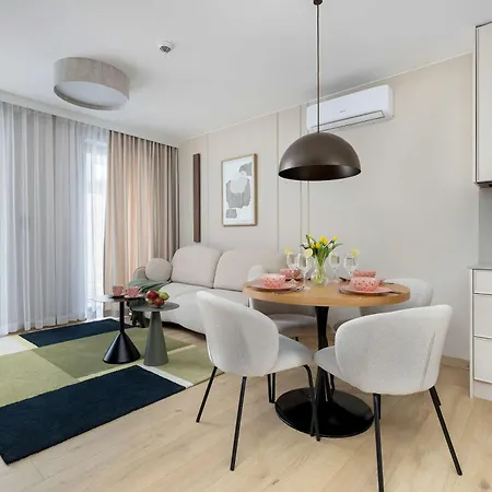 Apartman Hevenia Near In Wit Pool & Parking By Renters Prestige