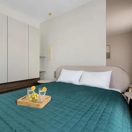 Hevenia Near In Wit Pool & Parking By Renters Prestige Apartman *