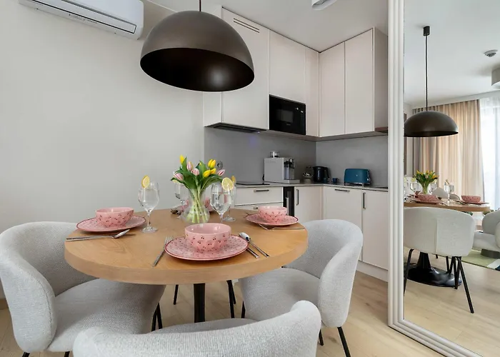 Hevenia Near In Wit Pool & Parking By Renters Prestige Lägenhet